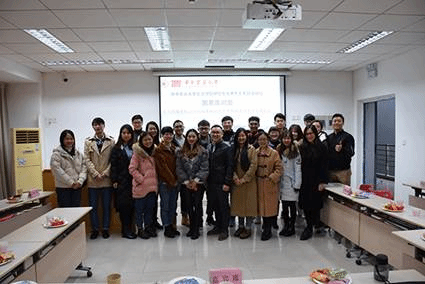 说明: E:\桂恒俊辅导员工作\其它\新闻\亚洲必赢bmw-奋斗的青春最美丽——武汉部属高校人文社科类研究生国奖获得者分享会成功举办\亚洲必赢bmw-奋斗的青春最美丽——武汉部属高校人文社科类研究生国奖获得者分享会成功举办——请置于最后.jpg